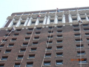 Kansas City commercial window cleaning